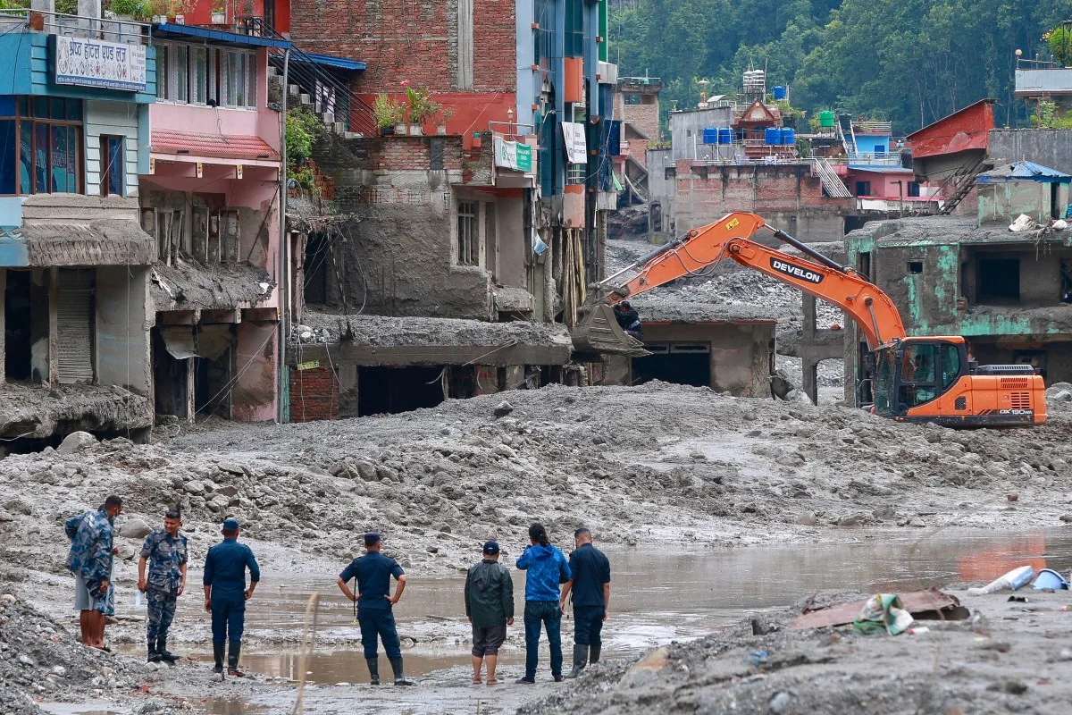 Geleira que causou cheias no Nepal enfrentou temperatura inédita antes do colapso