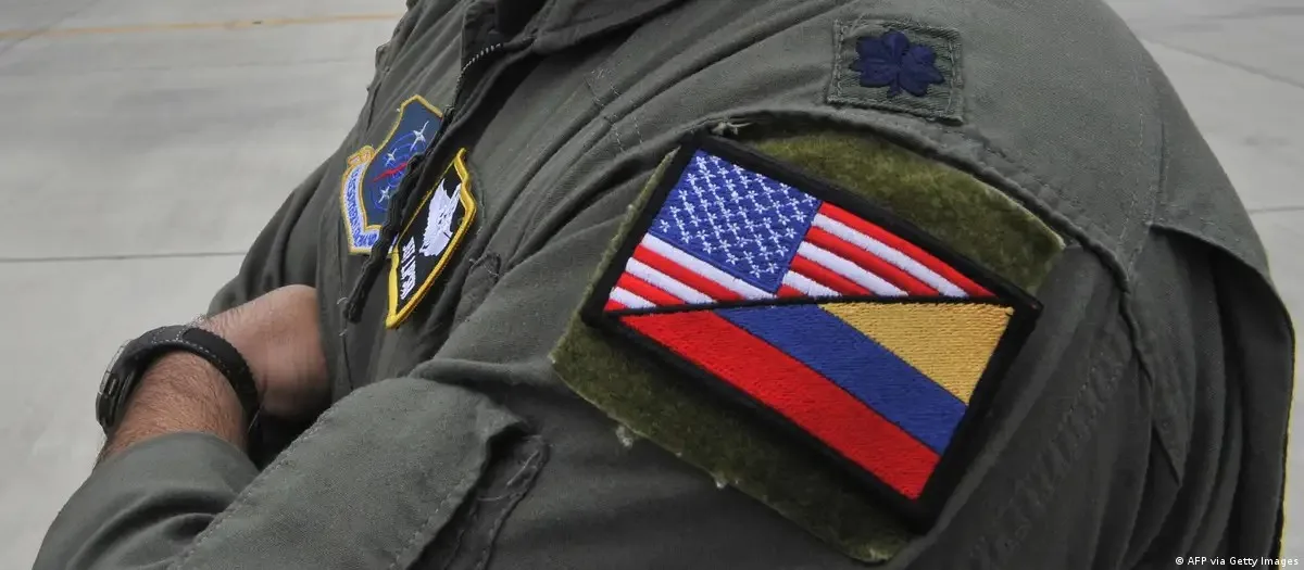 General do Equador diz que barcos afundados pelos EUA abasteciam o narcotráfico