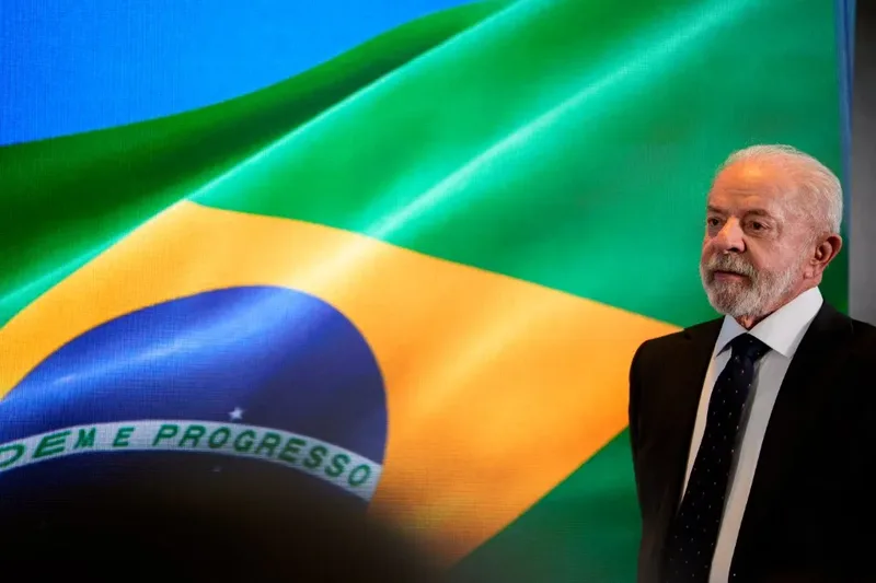 Artigo relaciona ciclos políticos do Brasil à disputa pela democracia em 2026