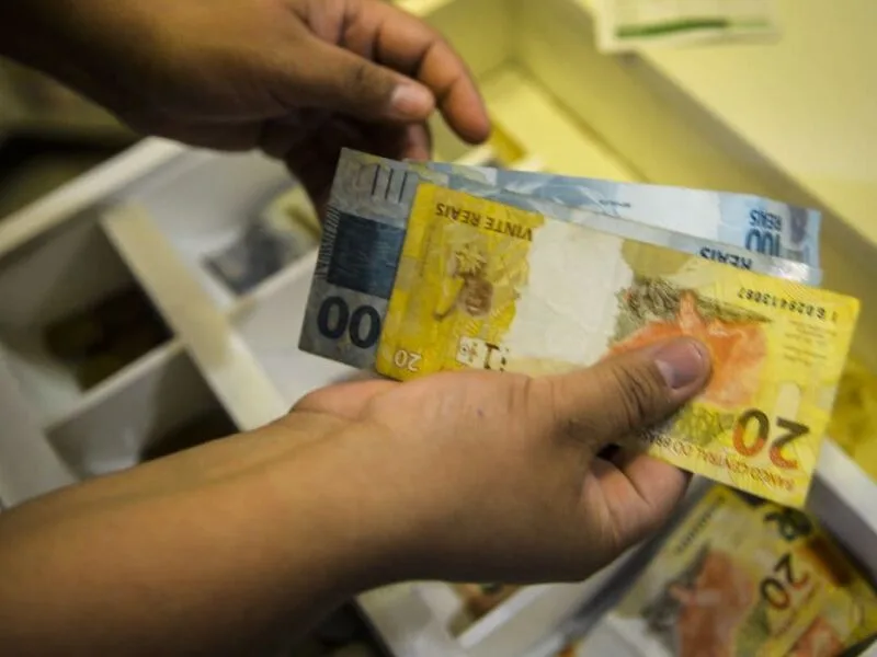 Nenhum dos seis planos presidenciais avaliados estabiliza a dívida, diz estudo