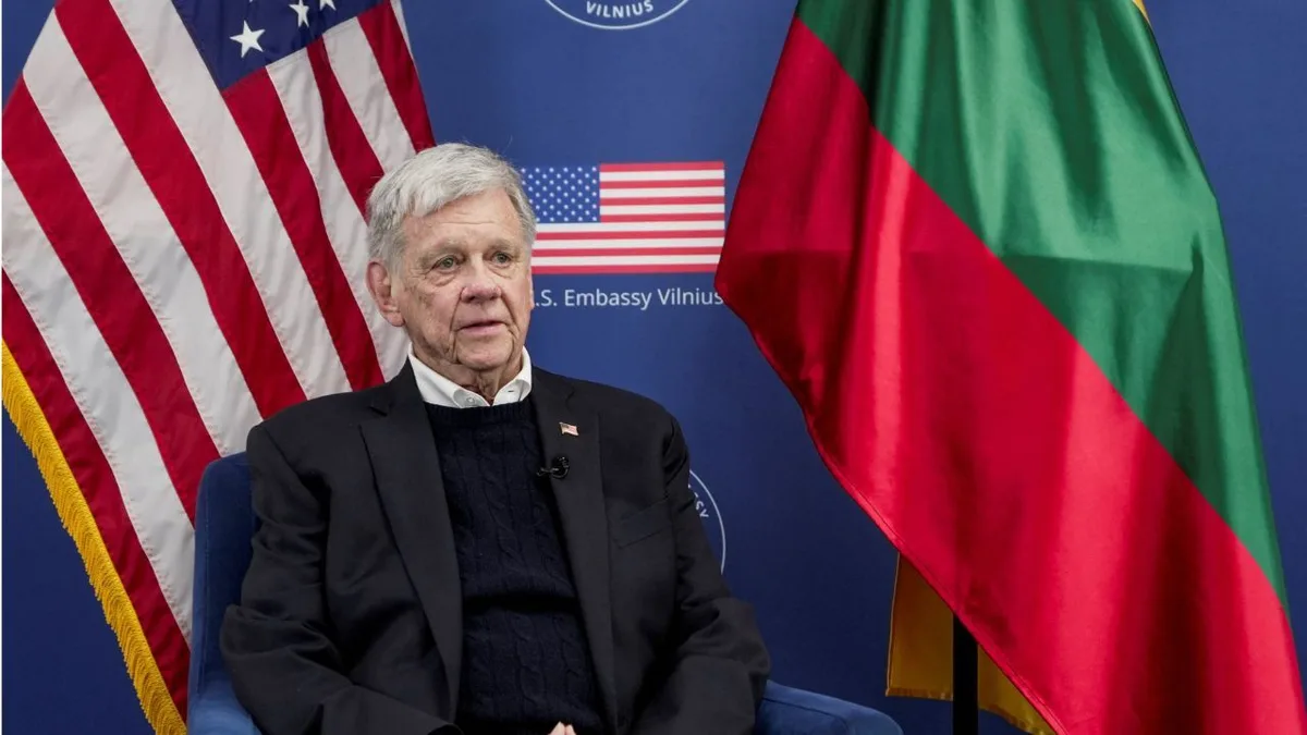 Belarus liberta 25 presos políticos após negociação com os Estados Unidos
