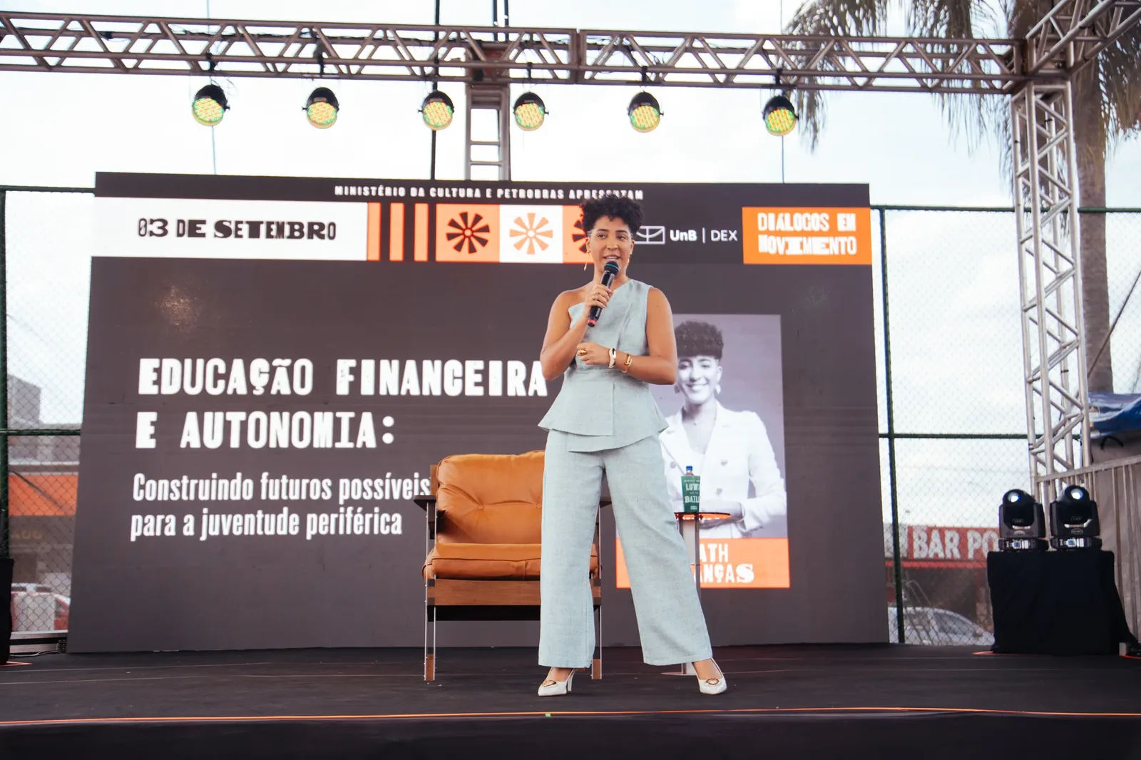 Nath Finanças defende educação financeira desde cedo para jovens da periferia