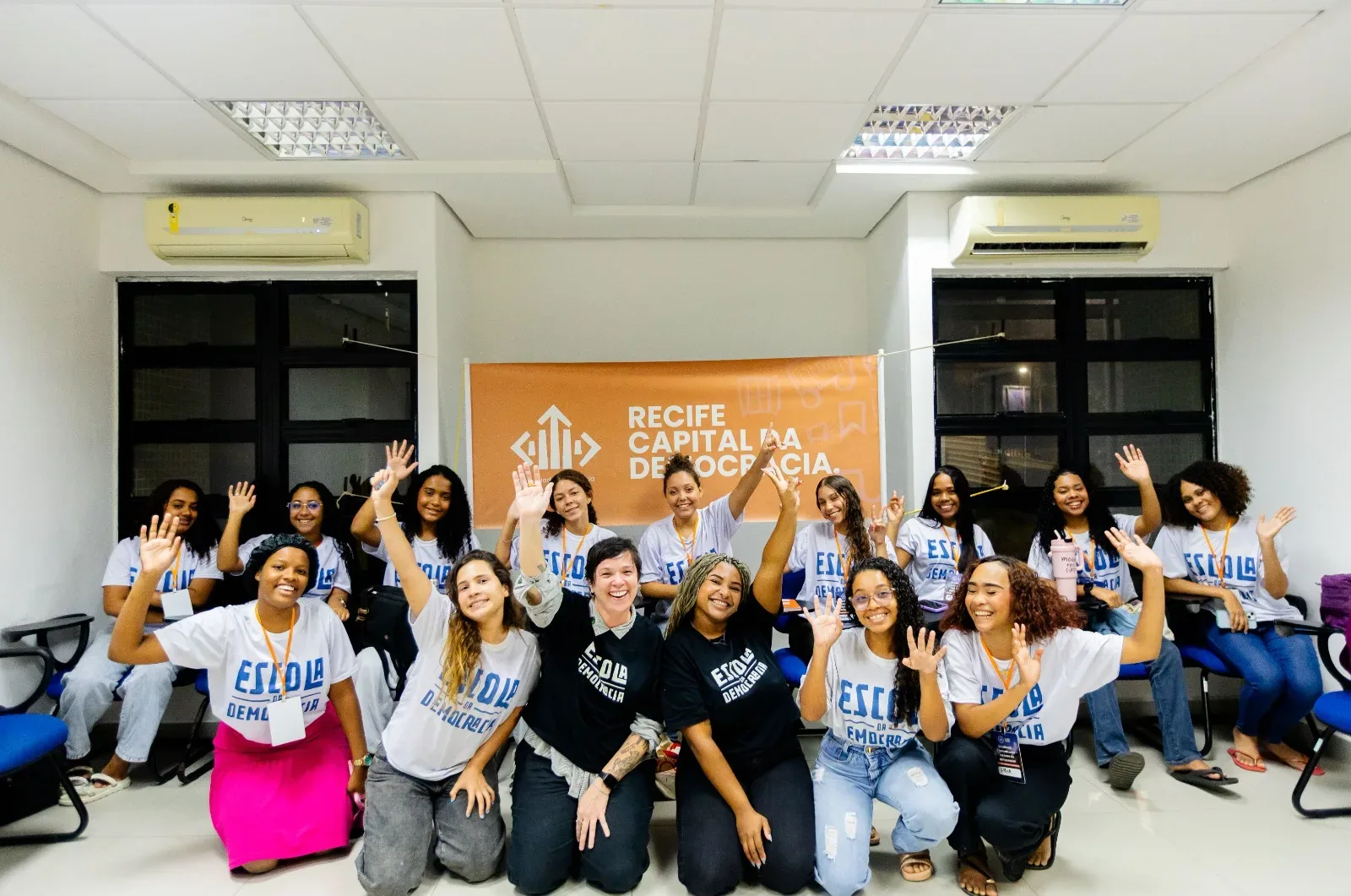 Em Recife, campanha leva jovens a discutir voto, direitos e escolhas políticas