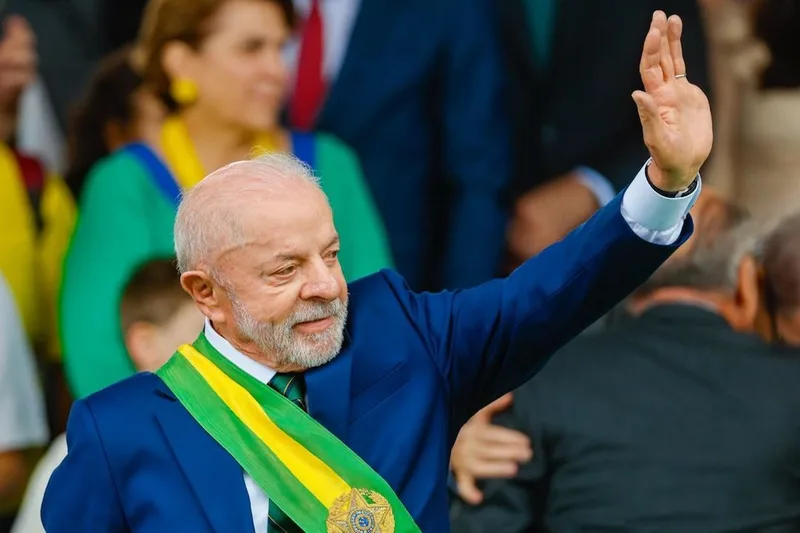 Aprovação do governo Lula chega a 47%, ante 49% de reprovação