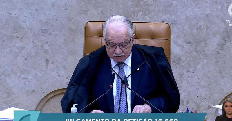 Fachin afirma que decisões sobre Moraes cabem ao plenário do STF