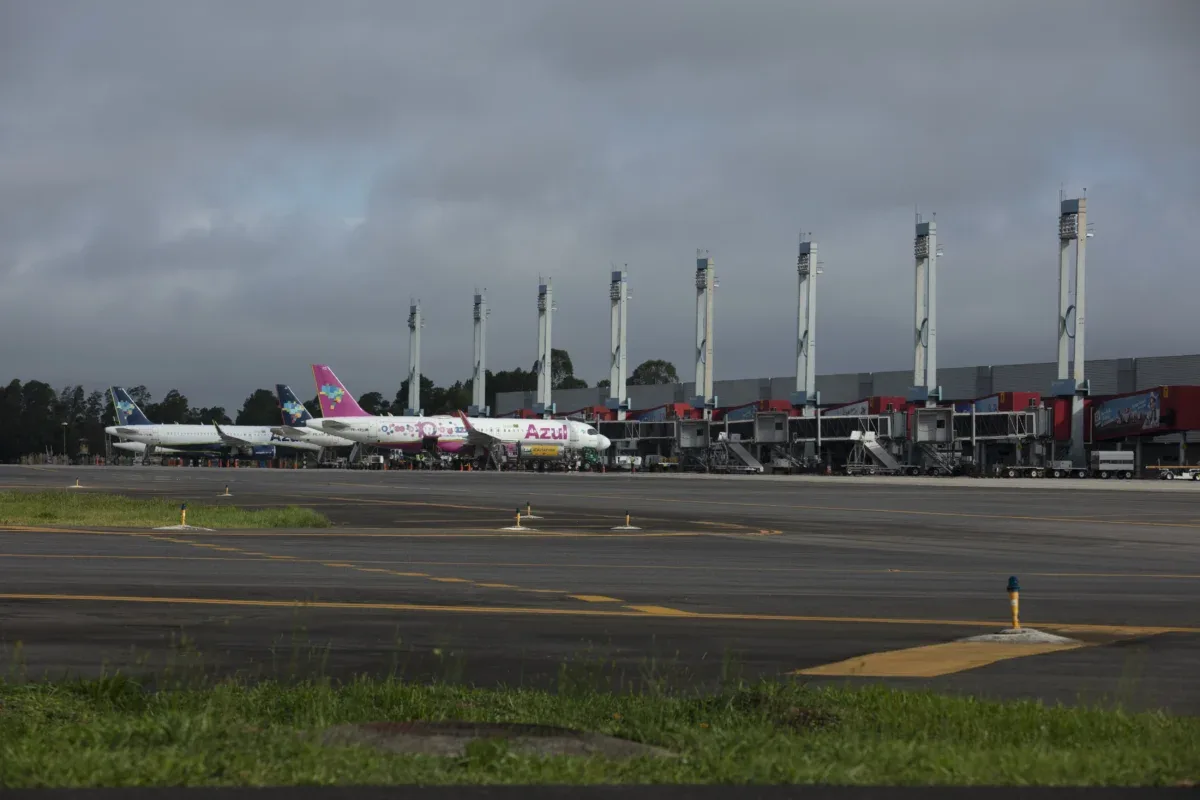 ASUR assume controle de quatro aeroportos do Paraná após compra da Motiva