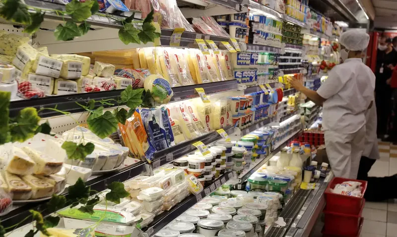 Conta de luz e alimentos levam IPCA a queda de 0,32% em agosto