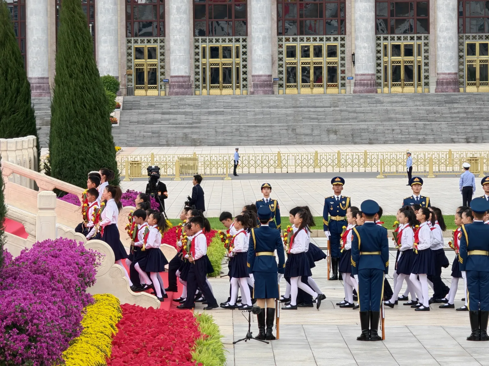 China homenageia mártires em cerimônia na Praça da Paz Celestial