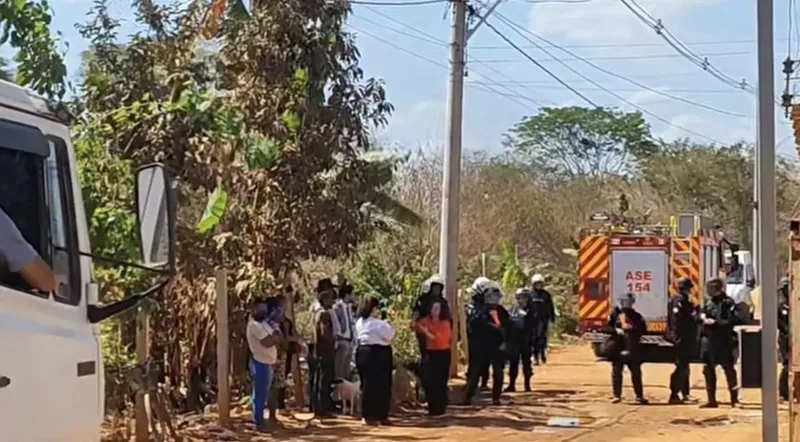 Moradores permanecem em Santa Luzia após novas remoções de estruturas no DF