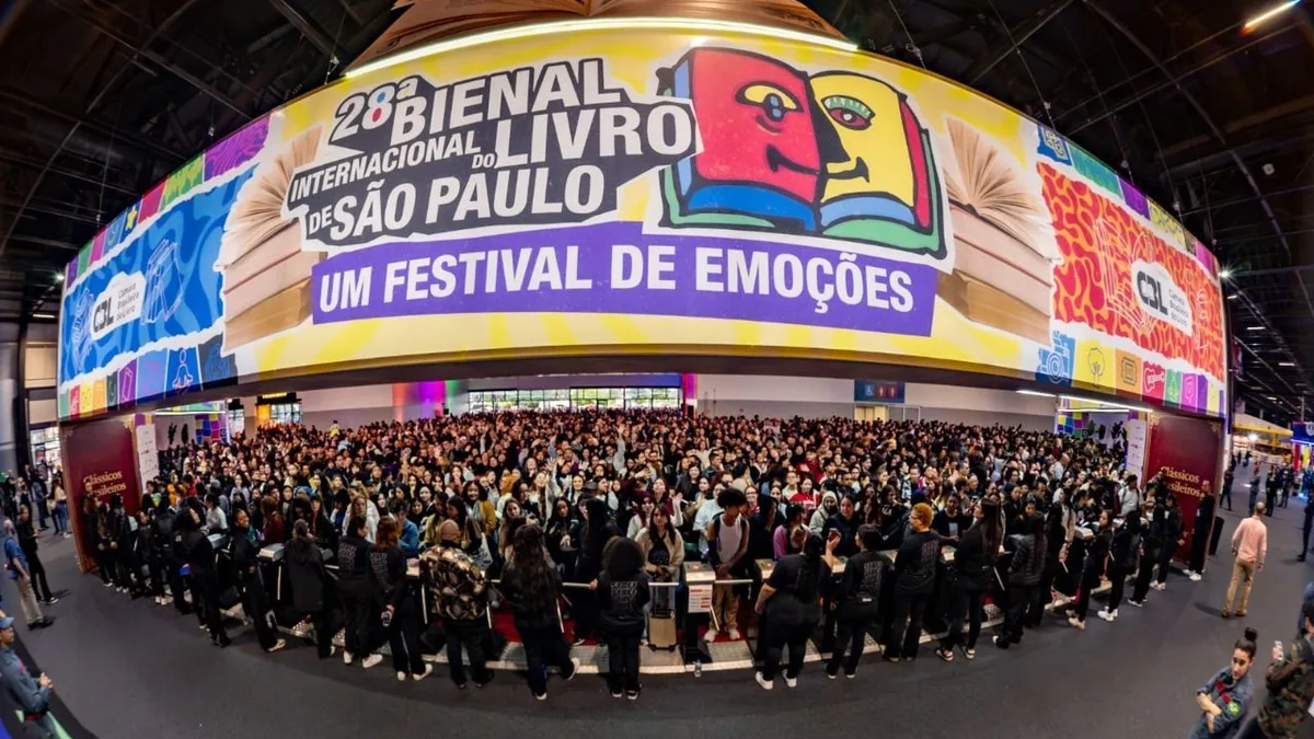 Bienal de São Paulo registra maior público e avanço nas vendas