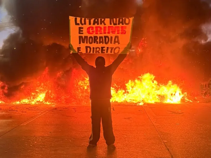 Moradores da Nova Canaã bloqueiam via no DF por água e moradia