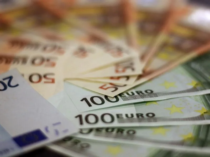 Confiança econômica da zona do euro recua para 97,9 pontos em setembro