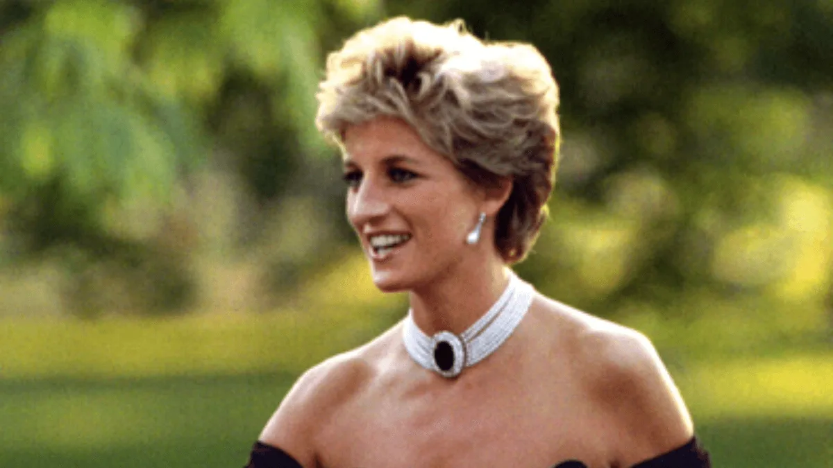 Vestido usado por Diana em 1994 será leiloado após exposição em Londres
