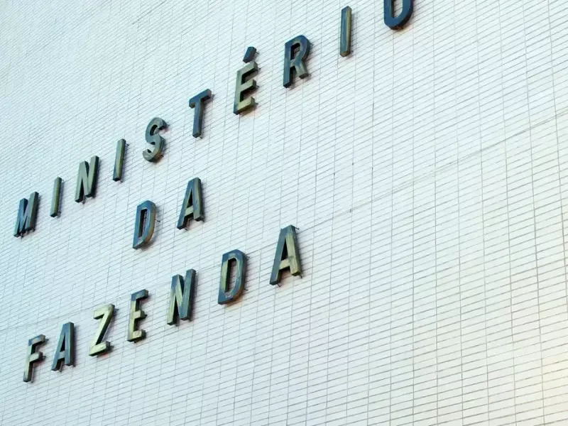 Modalidades caras de crédito concentram pressão sobre orçamento das famílias