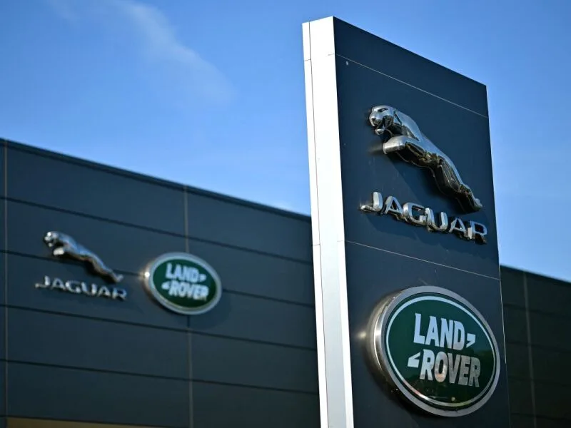 Jaguar Land Rover planeja eliminar quase 4.000 empregos em dois anos