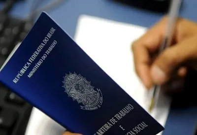 Emprego formal cresce em agosto, mas tem segundo pior saldo desde 2020