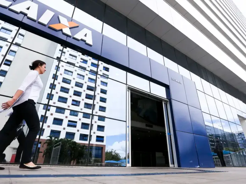 Caixa retoma negociação com funcionários durante greve sem prazo definido