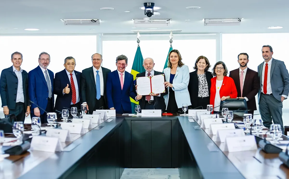 Lula sanciona isenção para compras internacionais de até US$ 50