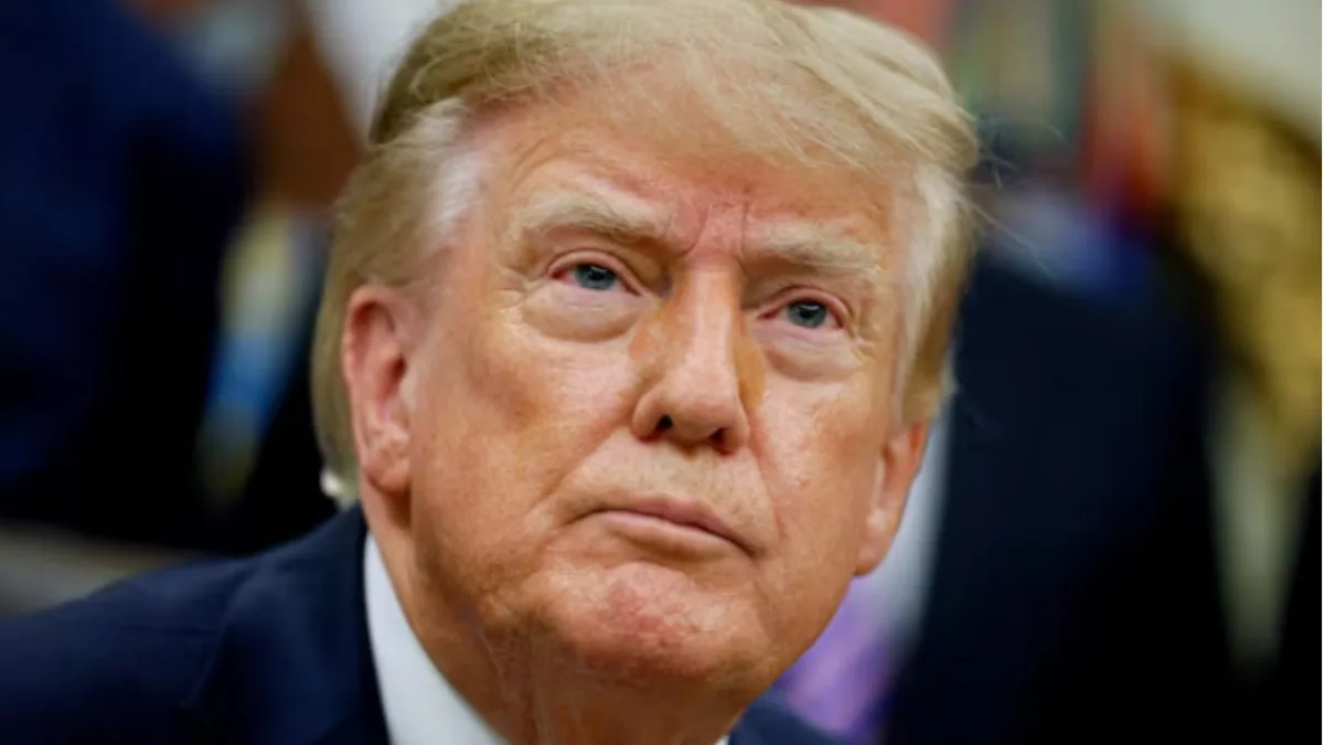 Aprovação de Trump recua a 32%, menor índice de sua carreira política