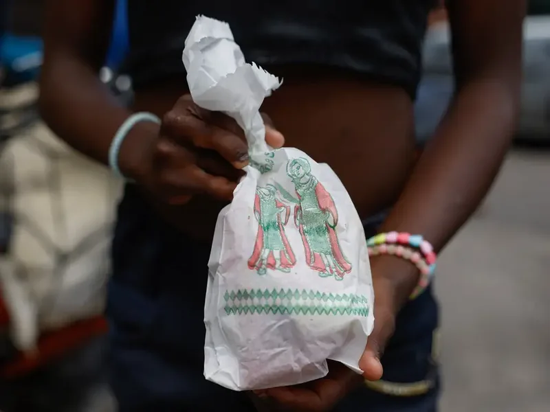 Viradão Cultural inicia programação com distribuição de doces na Penha Circular