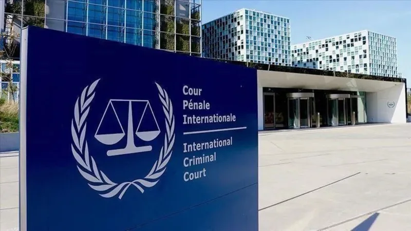 TPI emite mandados contra dois ministros talibãs por perseguição de gênero