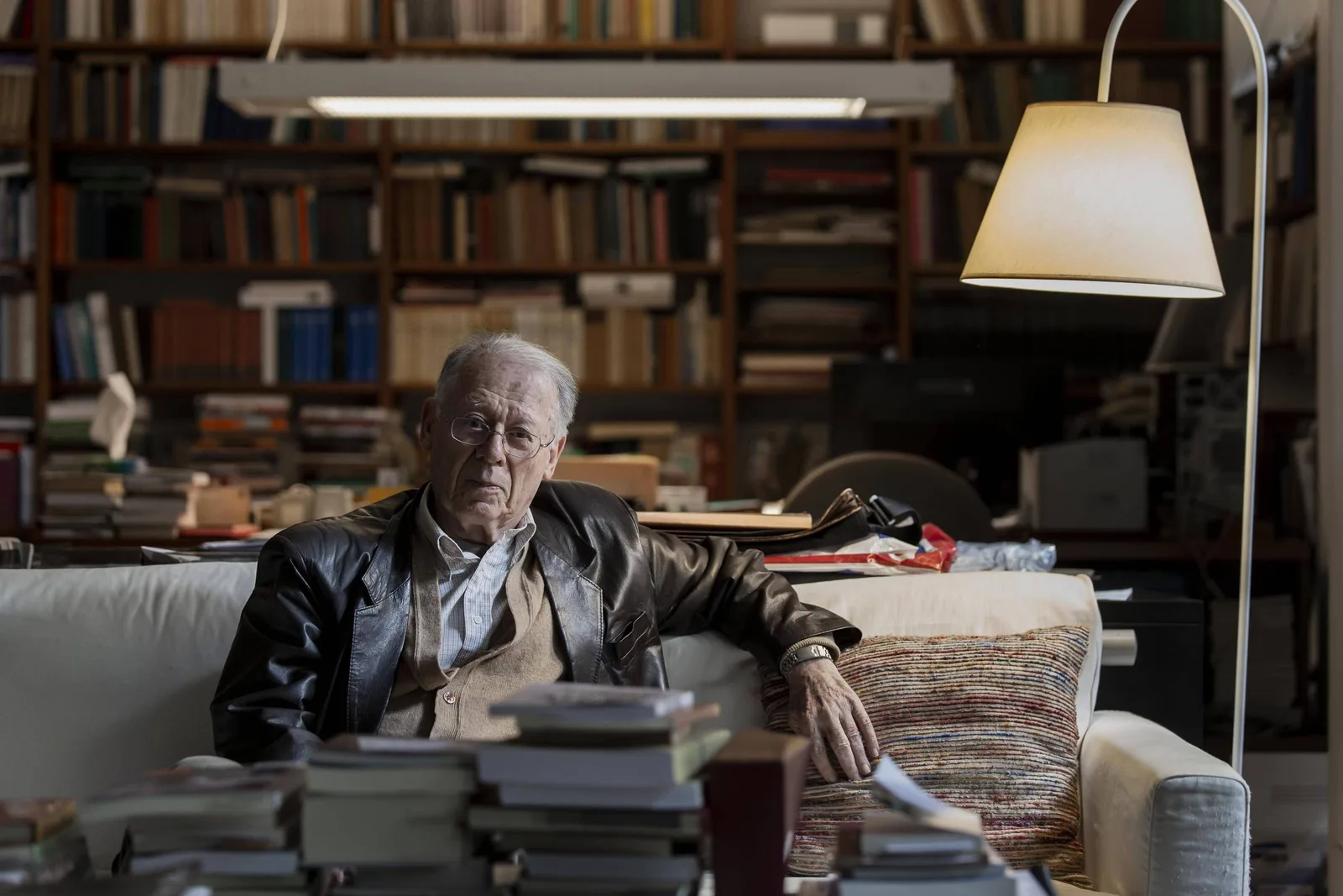 Roberto Schwarz relança primeiro livro e reafirma crítica da formação brasileira