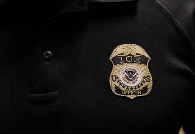 Enfermeira é acusada de permitir fuga de detido do ICE em hospital de Michigan