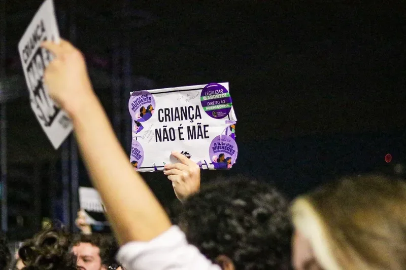 Pesquisa aponta apoio ao aborto legal, mas revela desconhecimento sobre estupro de meninas