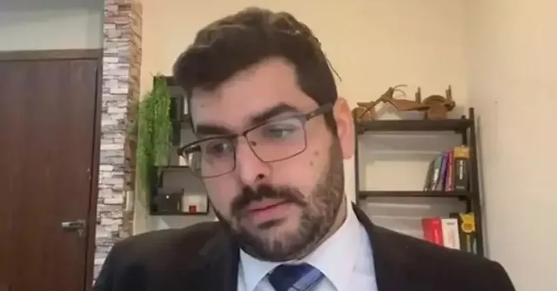 Justiça de SC permite que advogado autista avance para função de juiz leigo