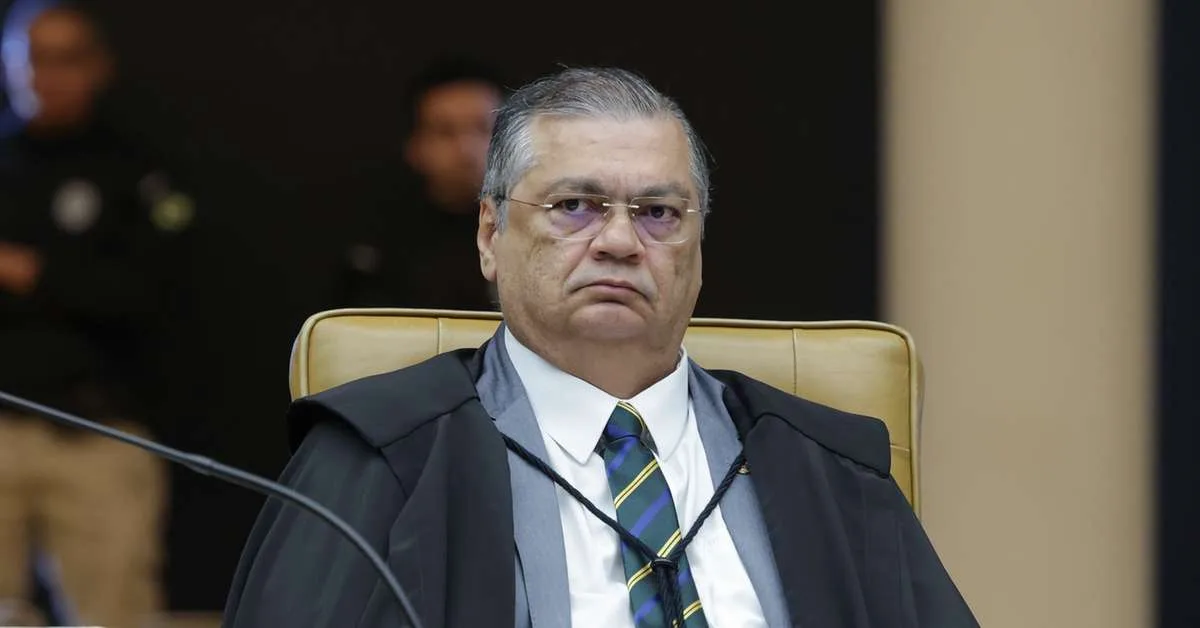 Dino envia a Fachin pedido para apurar conduta de Mendonça ligada ao Banco Master