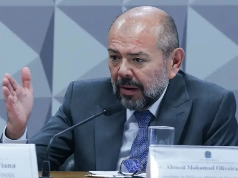 Mendonça suspende tornozeleira de ex-ministro investigado por fraudes no INSS