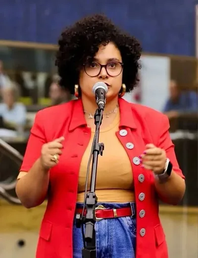 Iza Lourença pede investigação de campanhas após explosivo em comitê