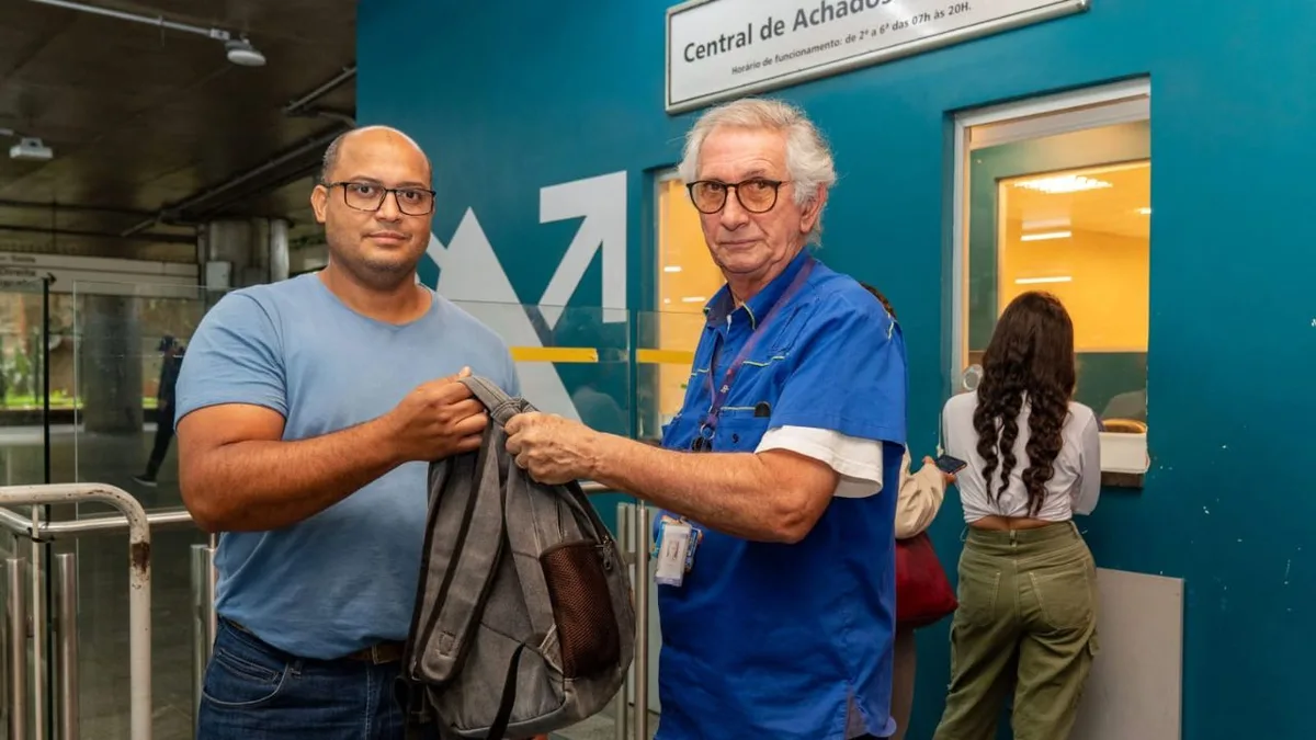 Passageiro recupera mochila com dinheiro e documentos no Metrô de São Paulo