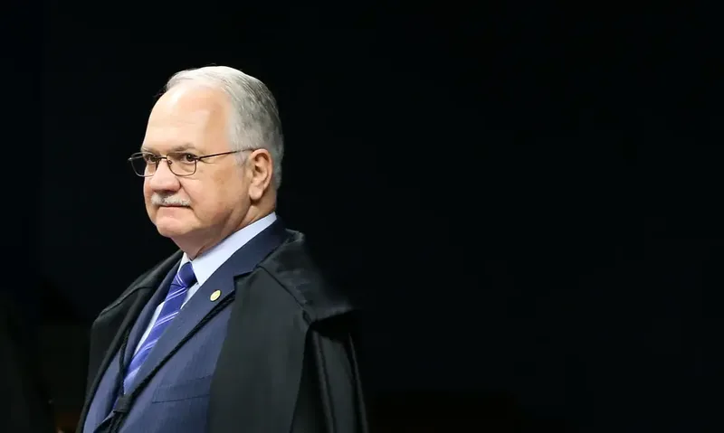 Fachin adia julgamento sobre atuação de Mendonça no caso Banco Master