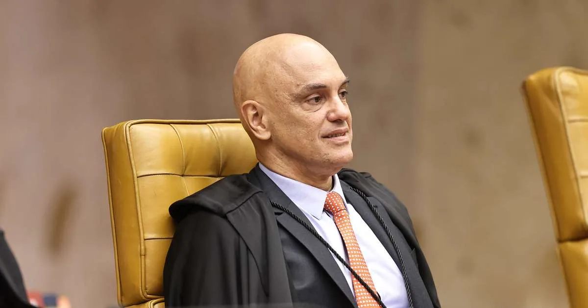 Moraes prepara fala sobre relatoria de inquérito antes de sessão do STF