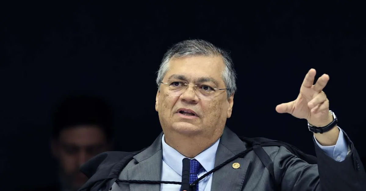 Dino pede análise conjunta de processos ligados a Moraes no STF