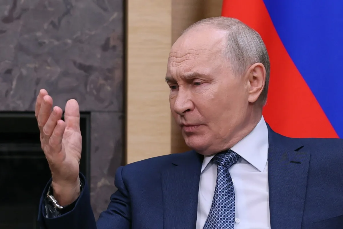 Votação russa começa sob impacto de ataques e sem oposição anti-Putin