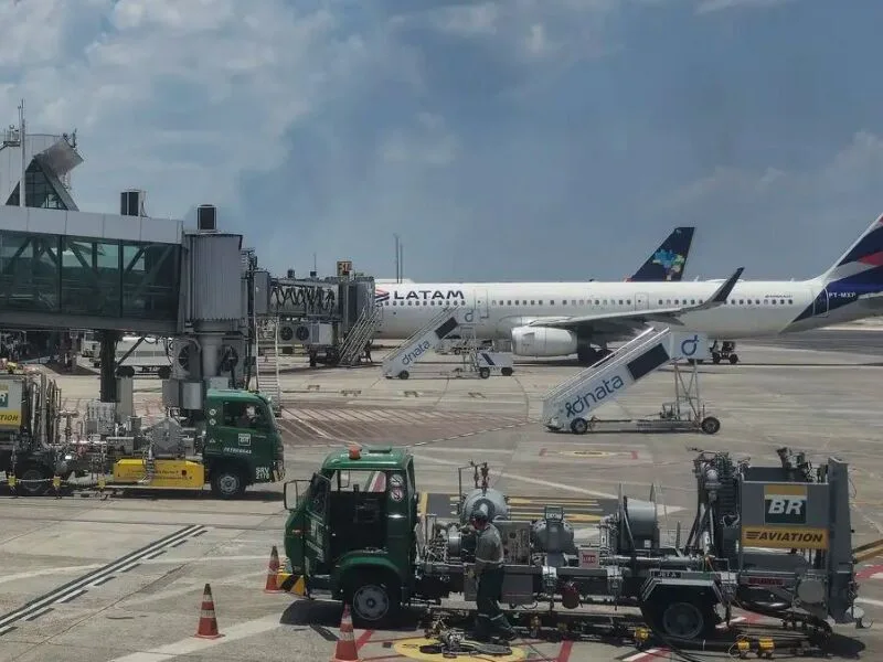 Petrobras eleva querosene de aviação para R$ 6,242 por litro