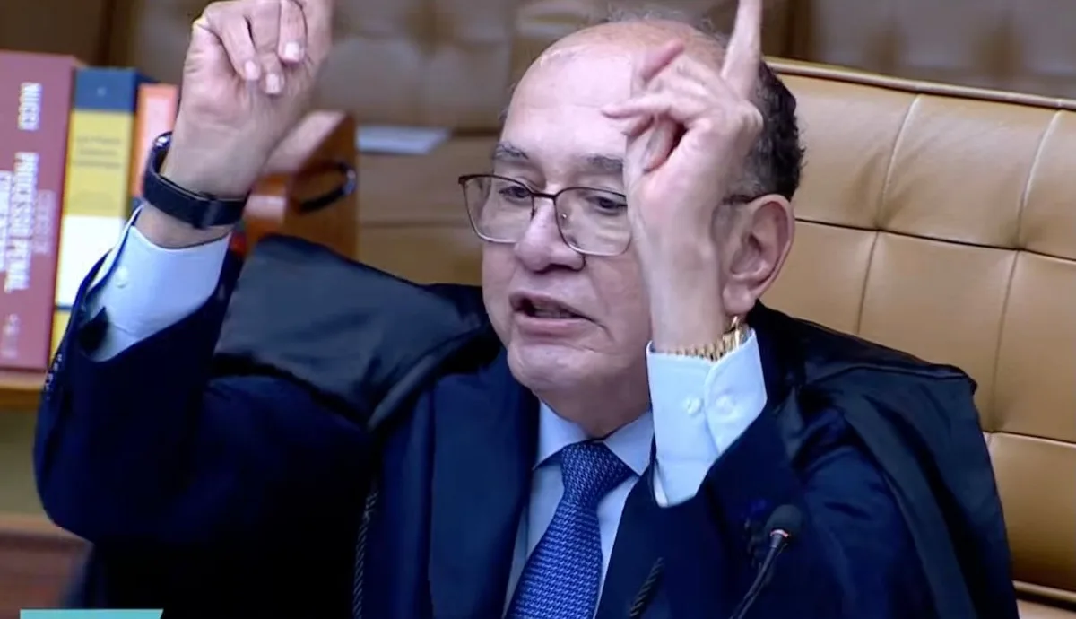 Gilmar Mendes e André Mendonça discutem durante sessão do STF