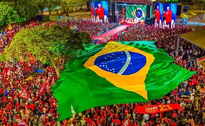 Lula participa de ato no DF e defende unidade contra violência às mulheres