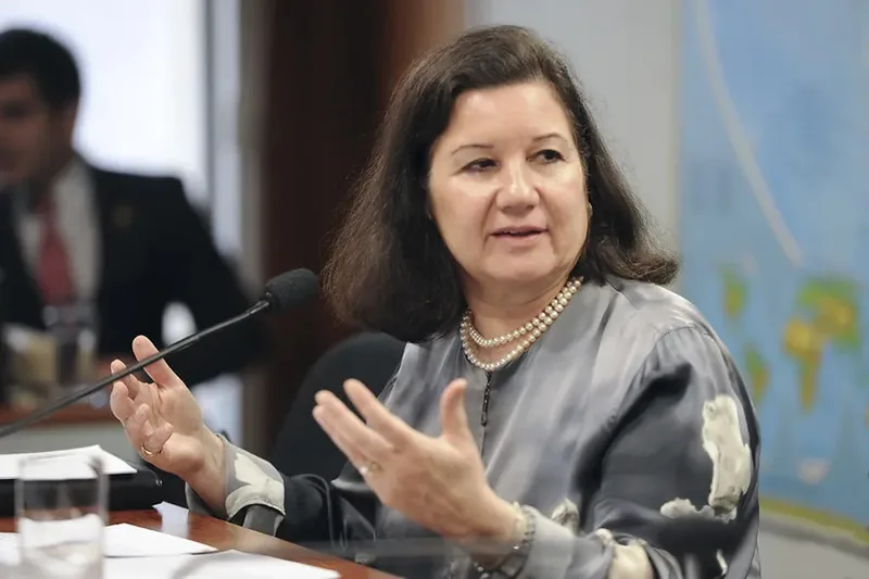 Embaixadora diz que Brasil e EUA vivem fase incomum e defende retomada do diálogo