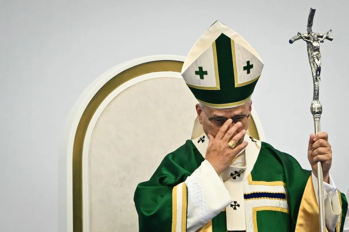 Papa pede que Igreja reconheça falhas antes de encontro com vítimas na França