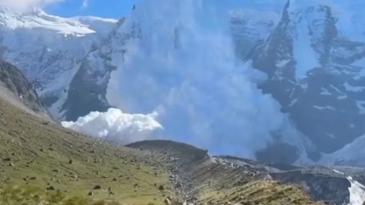 Avalanche atinge grupo de alpinistas e deixa 11 mortos na Rússia