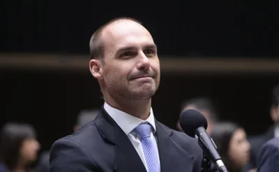 Eduardo Bolsonaro promete mudanças no Itamaraty se Flávio vencer eleição