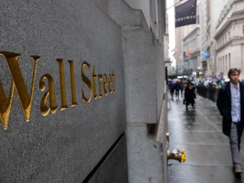 Bolsa de Nova York avança com recuo do petróleo e dados de inflação nos EUA