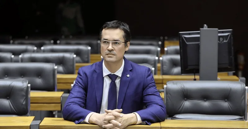 Liminar do TSE bloqueia campanha de Deltan ao Senado até análise de recurso