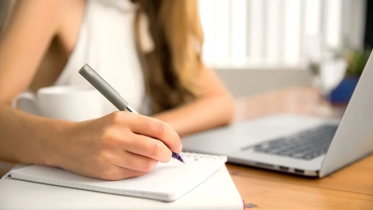 Uso semanal de inteligência artificial alcança 48% dos estudantes brasileiros