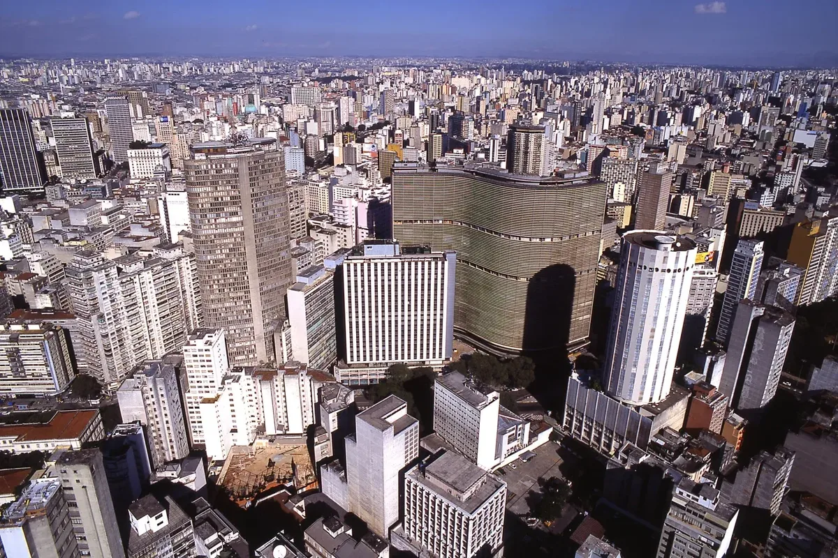 São Paulo terá sol entre nuvens e chuva isolada neste sábado
