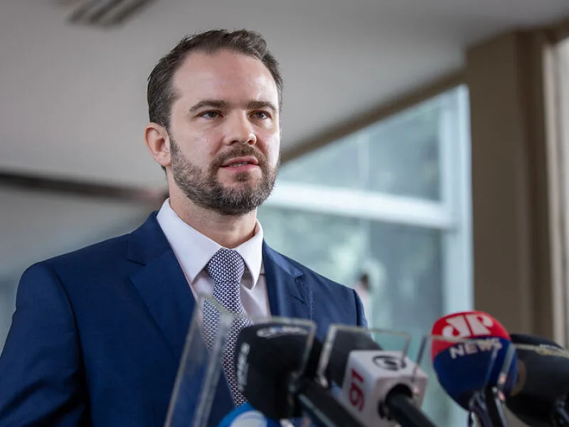 Durigan defende ajustes na reforma tributária e rejeita suspensão da implementação