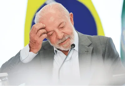 Lula discute com Banco Central limite de um cartão por pessoa